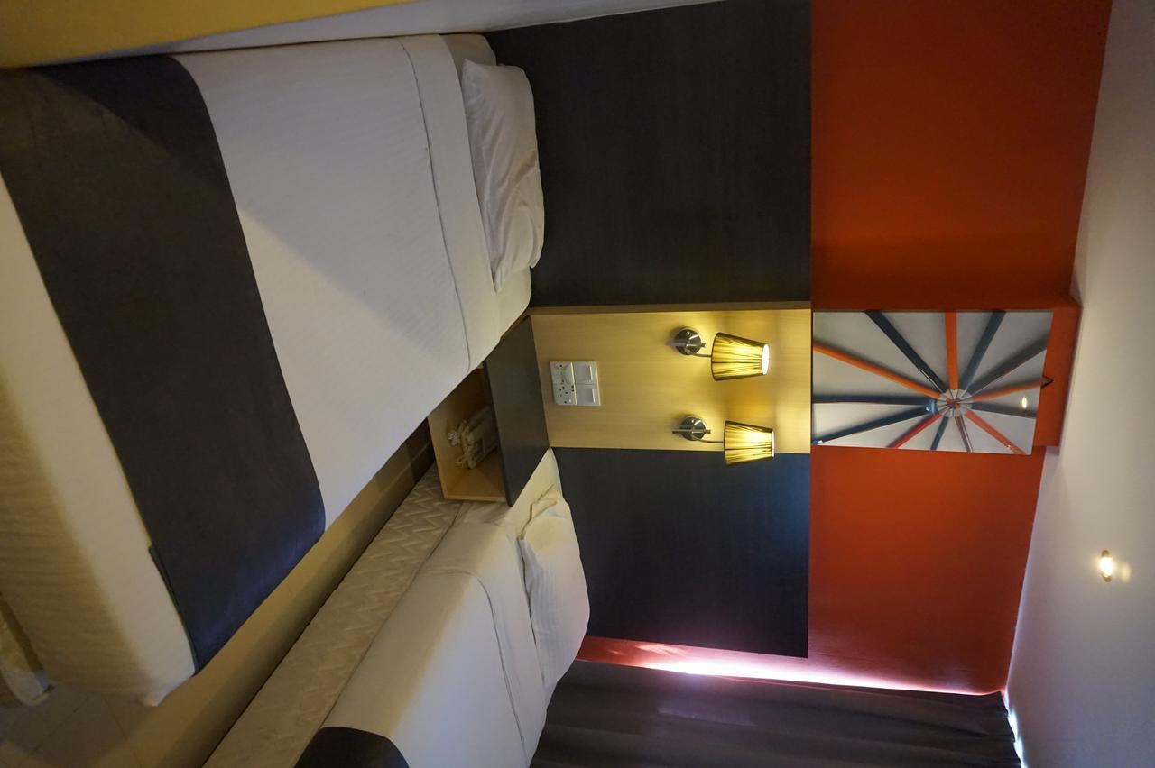 Oyo 786 The Citilite Hotel Куантан Екстериор снимка