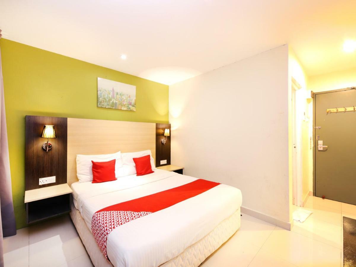 Oyo 786 The Citilite Hotel Куантан Екстериор снимка
