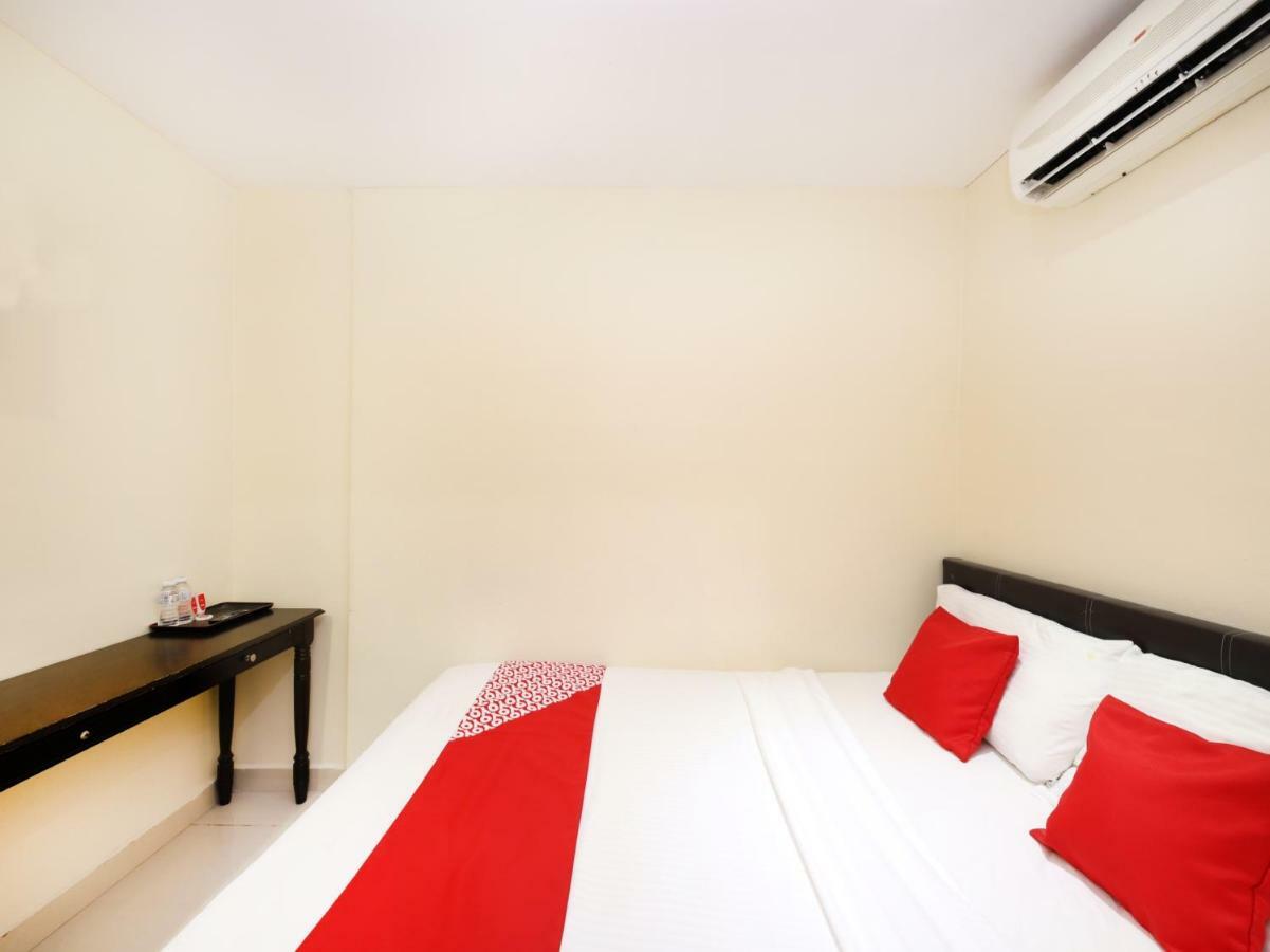 Oyo 786 The Citilite Hotel Куантан Екстериор снимка