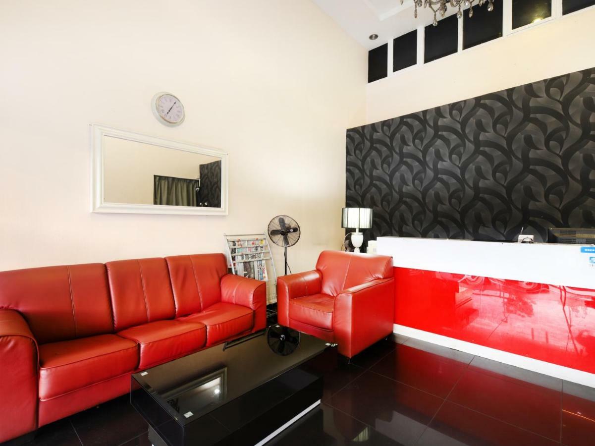 Oyo 786 The Citilite Hotel Куантан Екстериор снимка