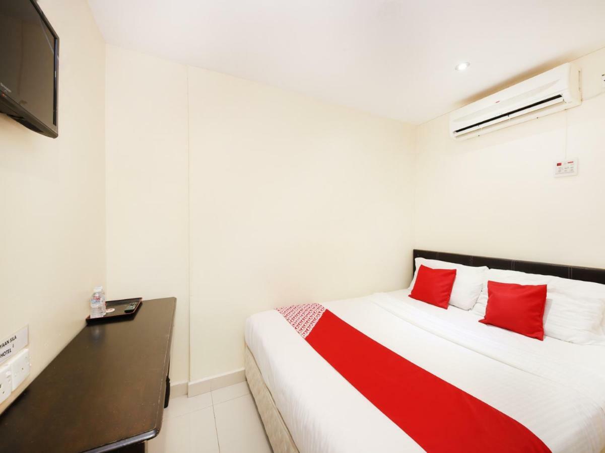 Oyo 786 The Citilite Hotel Куантан Екстериор снимка