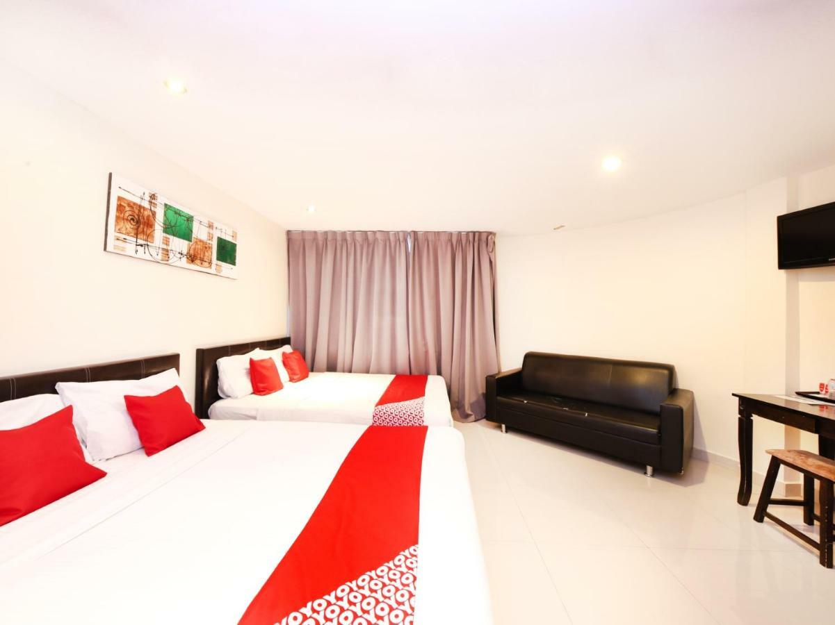 Oyo 786 The Citilite Hotel Куантан Екстериор снимка