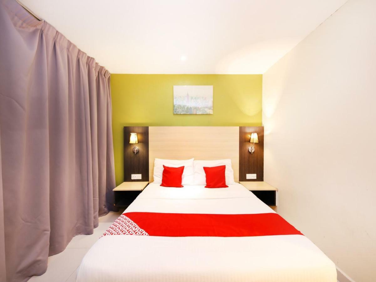 Oyo 786 The Citilite Hotel Куантан Екстериор снимка