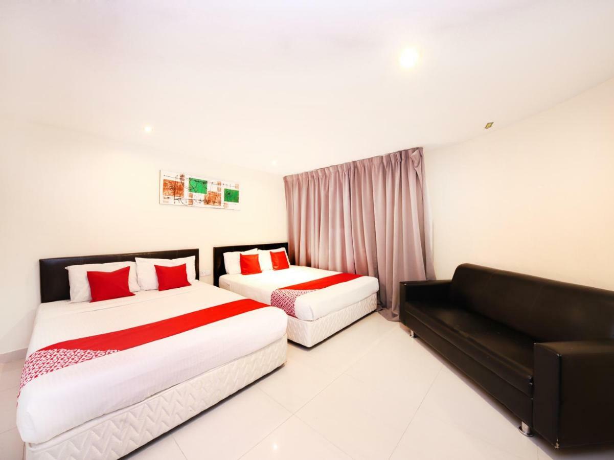 Oyo 786 The Citilite Hotel Куантан Екстериор снимка