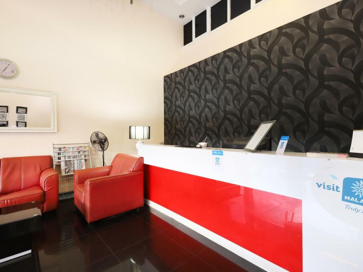 Oyo 786 The Citilite Hotel Куантан Екстериор снимка