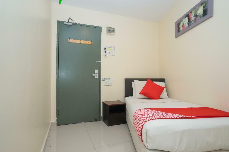 Oyo 786 The Citilite Hotel Куантан Екстериор снимка