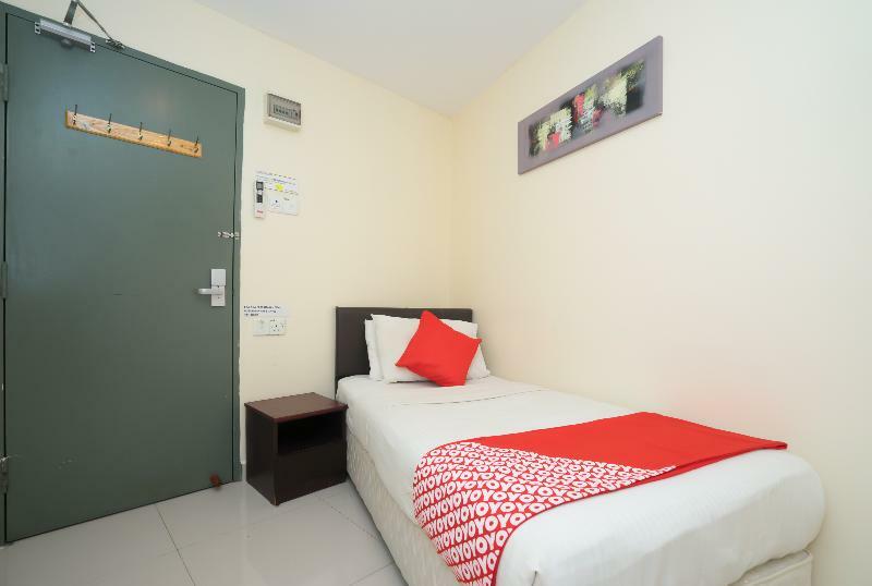 Oyo 786 The Citilite Hotel Куантан Екстериор снимка
