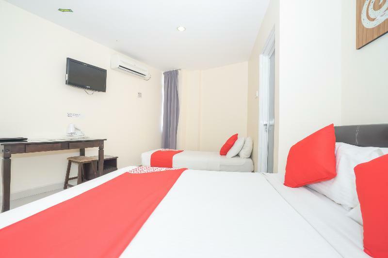 Oyo 786 The Citilite Hotel Куантан Екстериор снимка